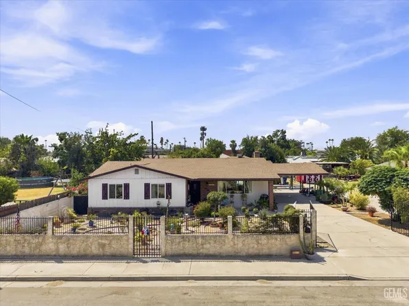 2611 Radiance Dr, Bakersfield, CA 93304
