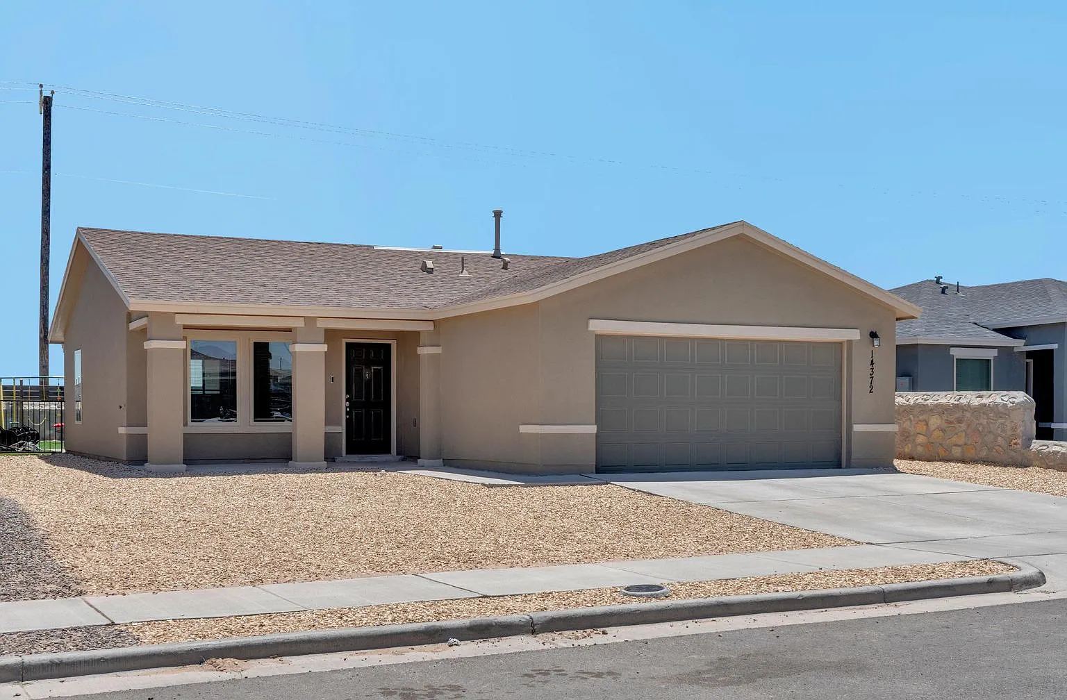 East El Paso/Horizon 4bed/2Bath Refrig A/C — Photo 2