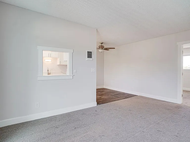 Cambridge Apartments — Photo 28