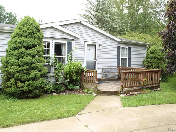 4701 Curtis Rd, Attica, MI 48412