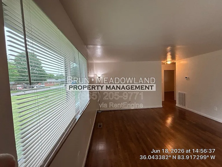 3813 Woodlake Dr NE — Photo 17
