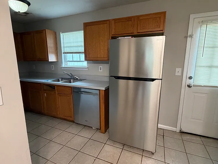 12 Point Place Dr — Photo 6