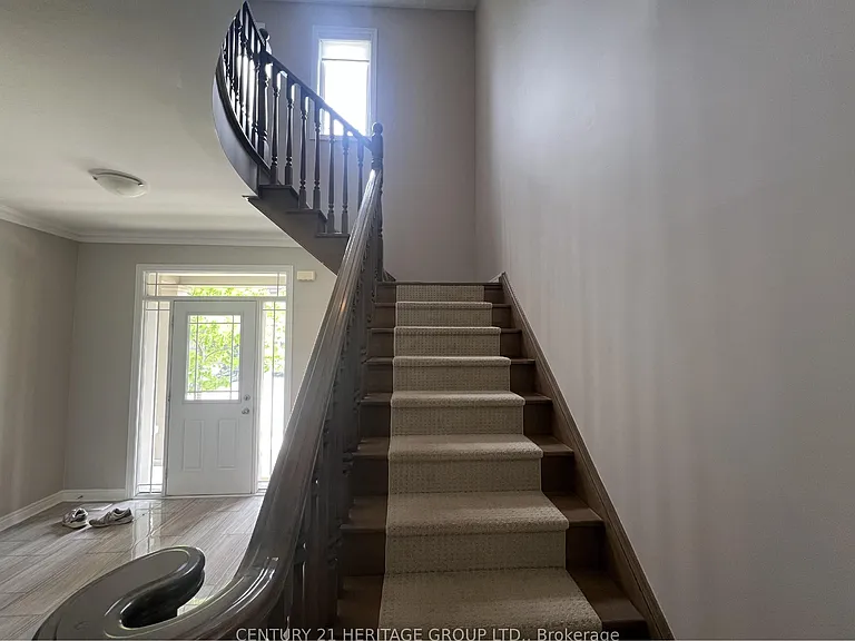 860 Elvidge Trl — Photo 14