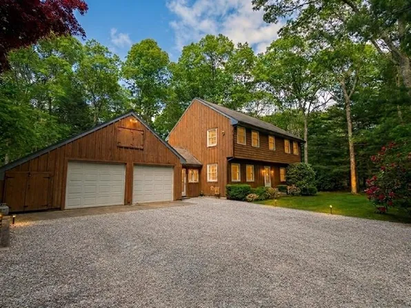 106 Wendy Ln, South Kingstown, RI 02879