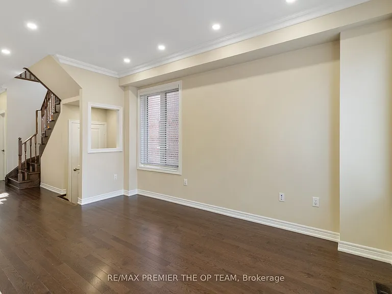17 True Blue Cres — Photo 12