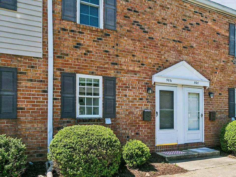 506 Genneys Way
