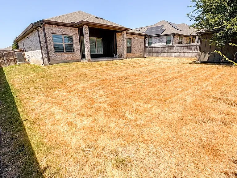 701 Juniper Dr — Photo 22