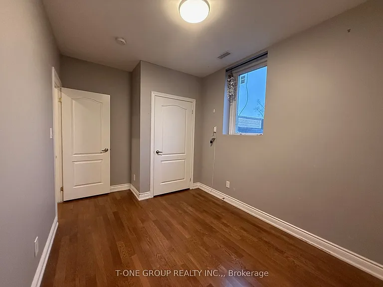 1558 Queen St W #B — Photo 8