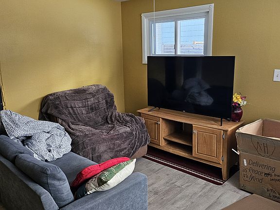 3rd image of 44 Saratoga Dr #44