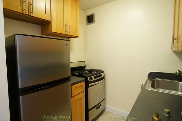 Rented by Bohemia Realty Group | media 7