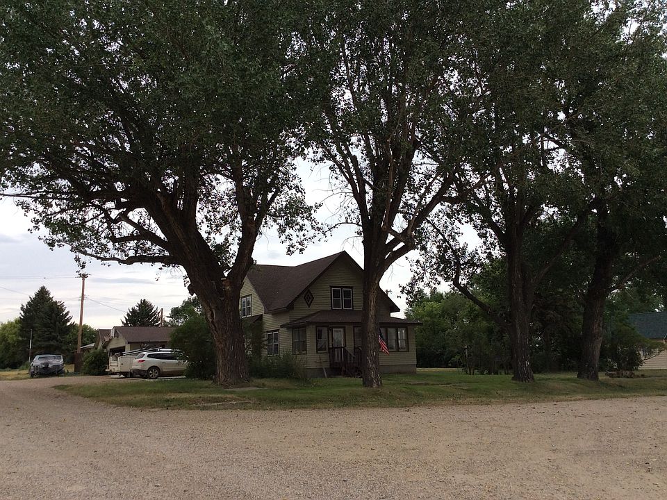 1st image of 12 Flynn Ave E