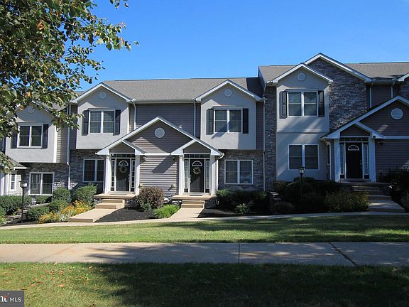 3rd image of 670F Oakwood Ave