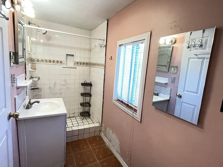 7908 Corbin Ave #A — Photo 13