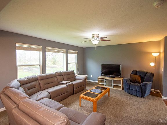 5th image of 125 Zachary Dr