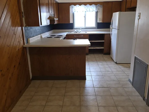 602 7th St S APT 2, Virginia, MN 55792