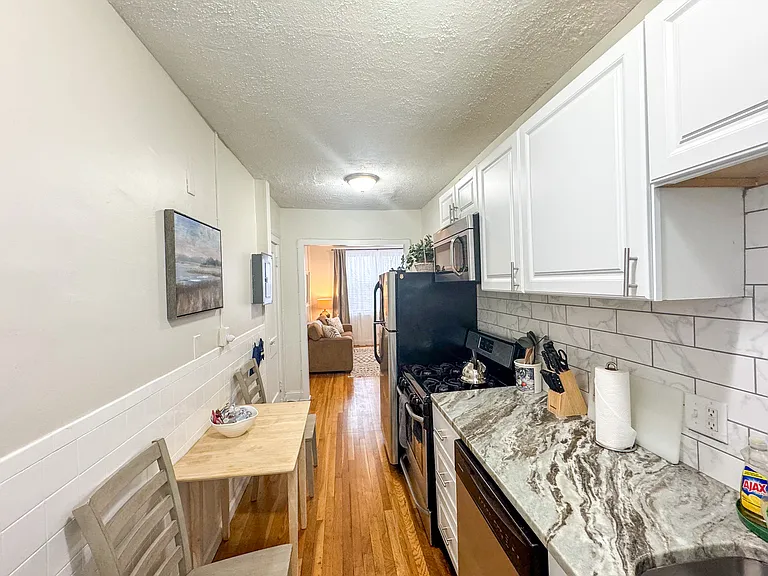 191 Kent St #5 — Photo 6