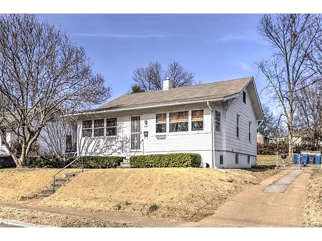 9027 Argyle Ave photo 1