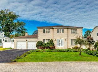 17 Girard Ave, Bay Shore, NY 11706