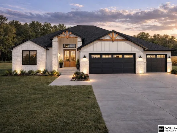 21871 B St, Elkhorn, NE 68022