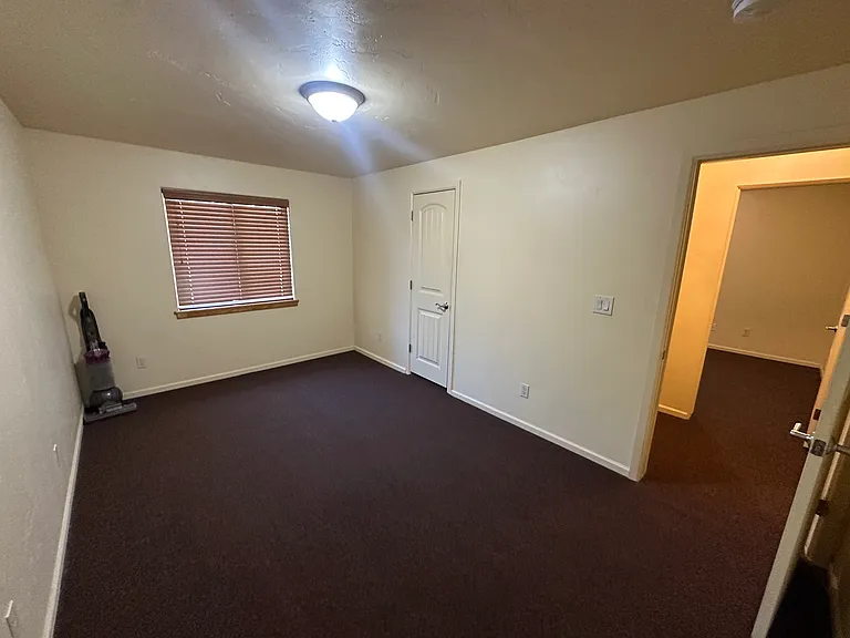 1109 Belford Ave — Photo 4