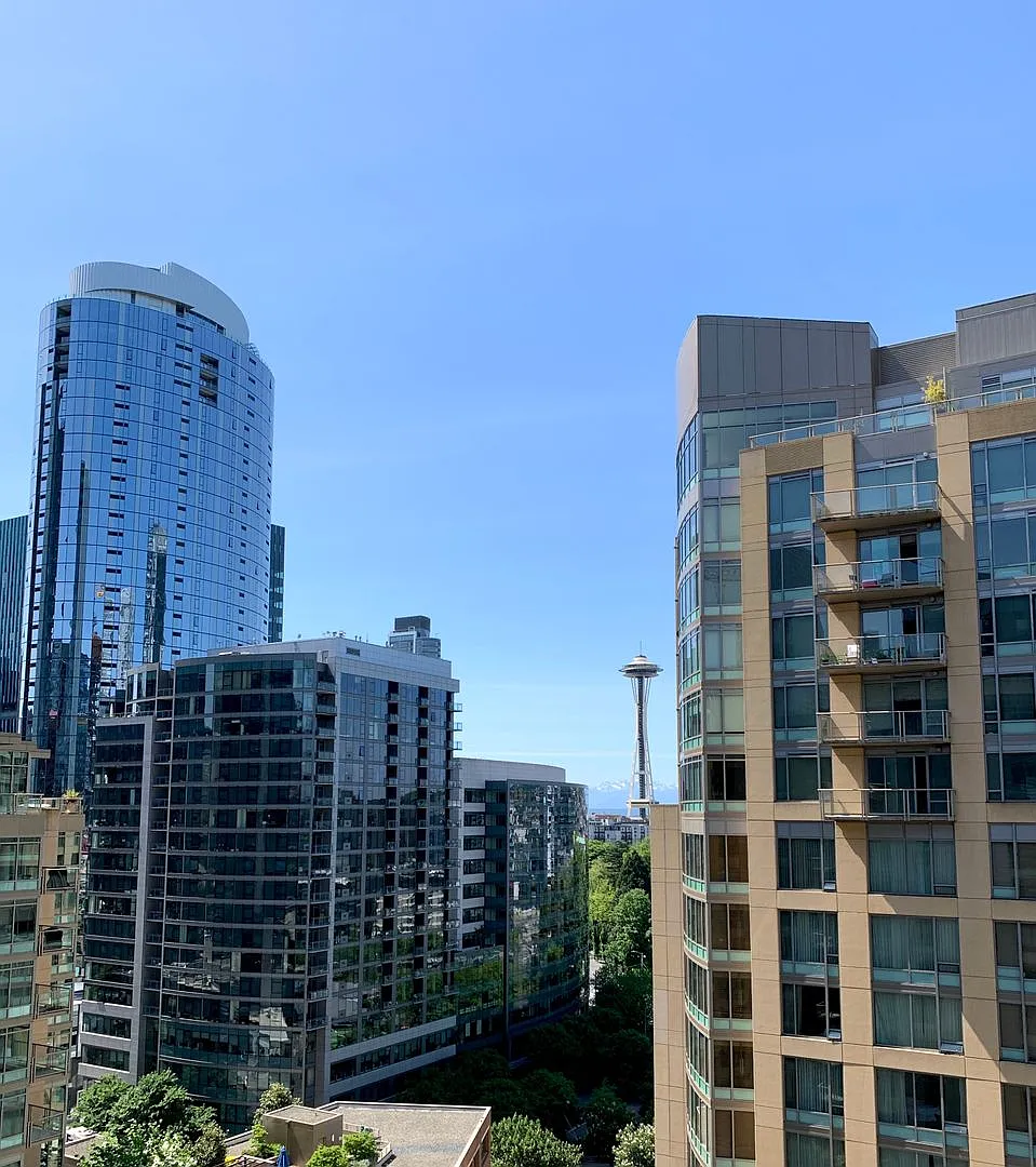 Stunning 1 Bedroom Condo in the Heart of Downtown/South Lake Union! — Photo 1