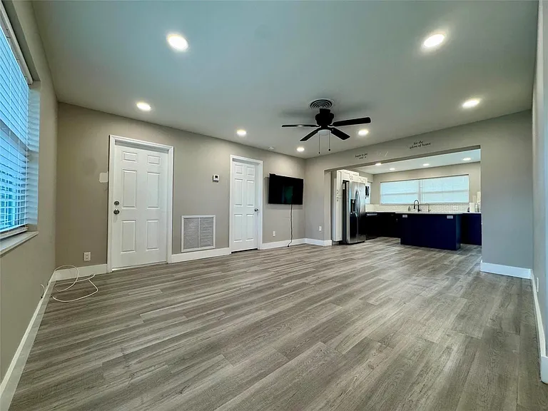 1871 NW 31st Ct — Photo 4