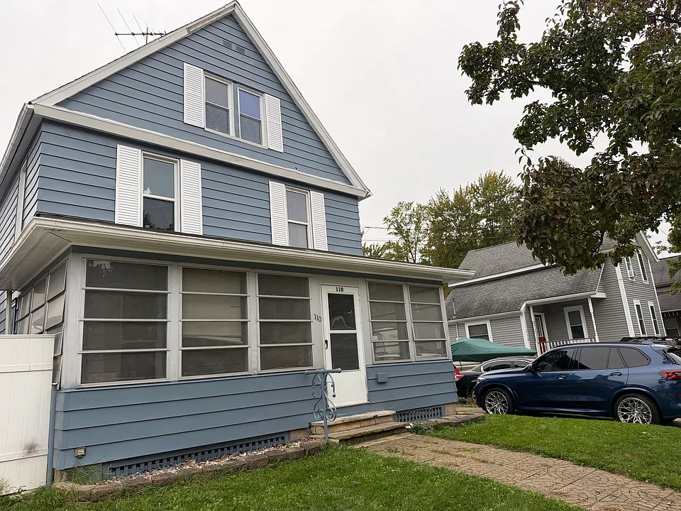110 W Union St