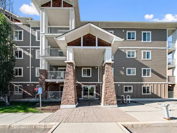 102 S Cranberry Park SE #408, Calgary, AB T3M 1R2