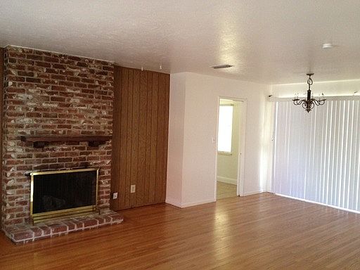 5th image of 2426 33rd Ave