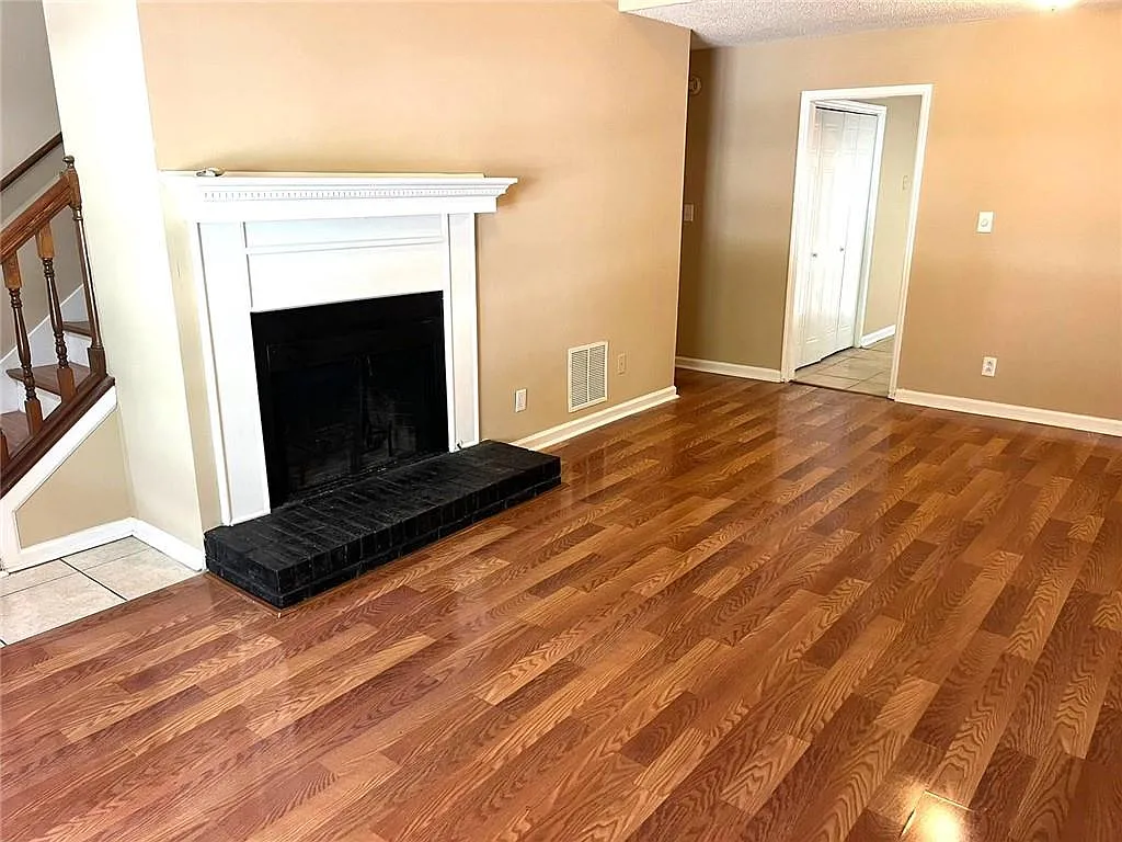 3 bed, 2.0 bath, 1263 sqft, $1,495 — Photo 4