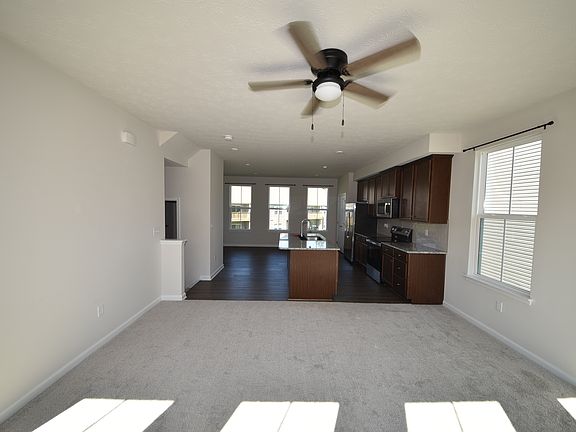 3rd image of 1048 Steamboat Dr