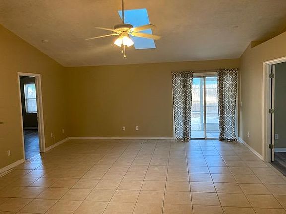 3rd image of 804 Sugarcane Ave