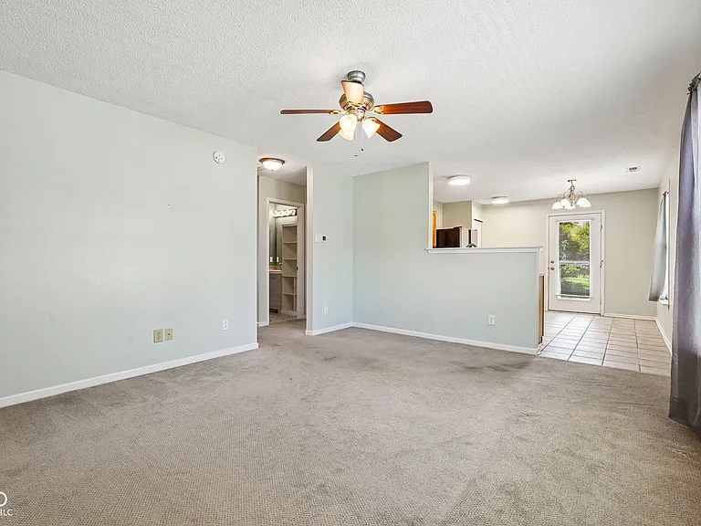 1754 Elijah Blue Dr — Photo 2