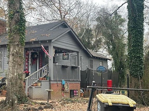 3rd image of 17 Stevens St NE