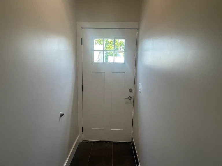 309 W Duffy St #A — Photo 35