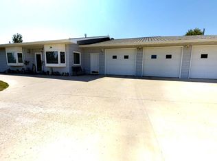 36 36th St E, Williston, ND 58801