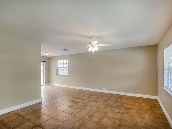 4th image of 1810 De Soto Dr