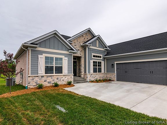 3rd image of 1861 Augusta Boulevard Lot 293