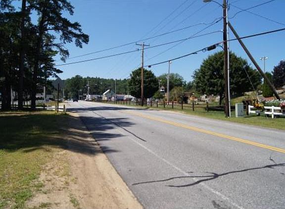 3rd image of 991 Laconia Rd
