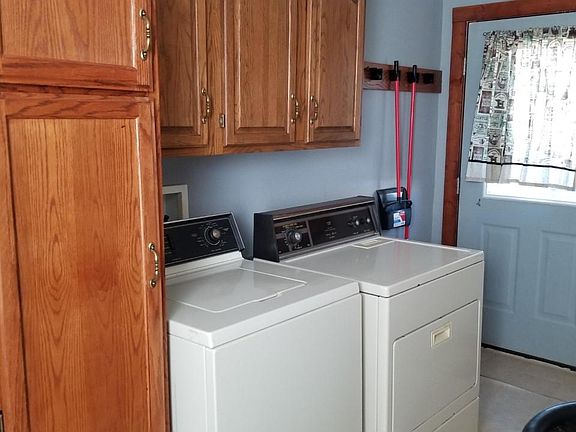 2nd image of 401 Lawrence Ave #401