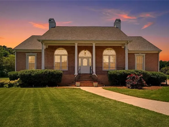 2860 Chardonnay Ln, Cumming, GA 30041