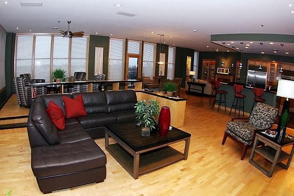 1st image of 1325 N Van Buren St APT 409