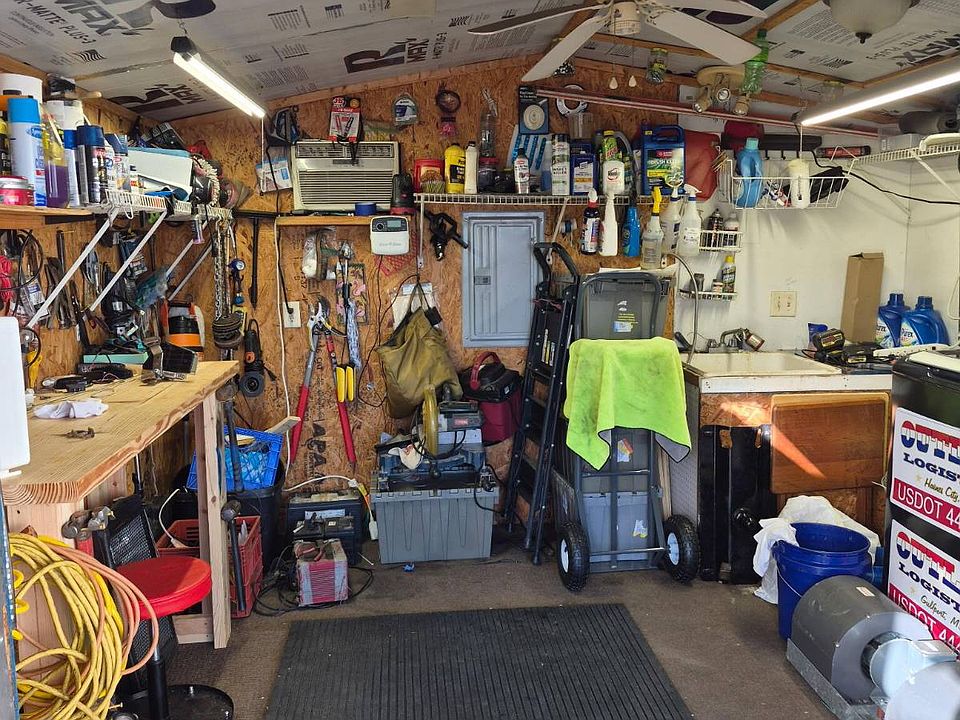 2nd image of 118 Rough Ln