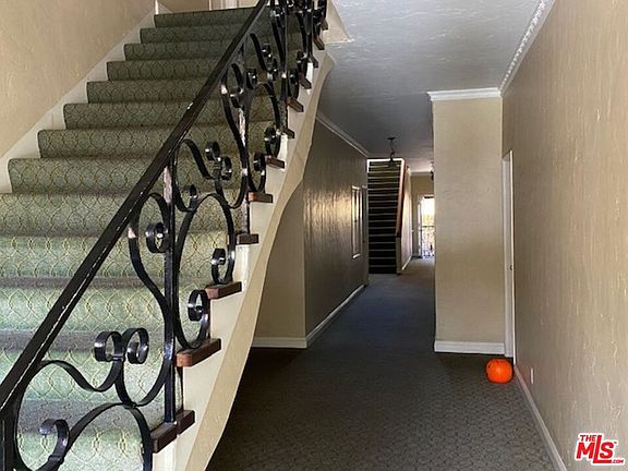 5th image of 444 N Sycamore Ave APT 8