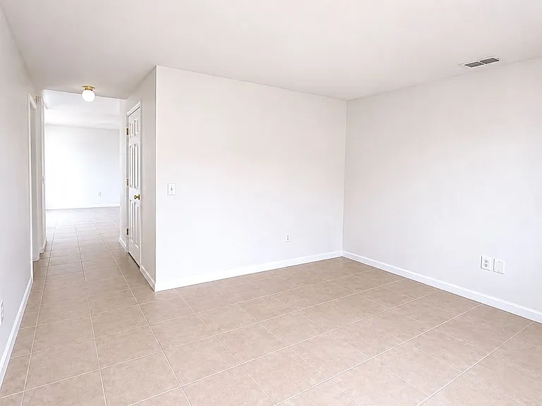 6136 NW Gaylord Ter — Photo 23
