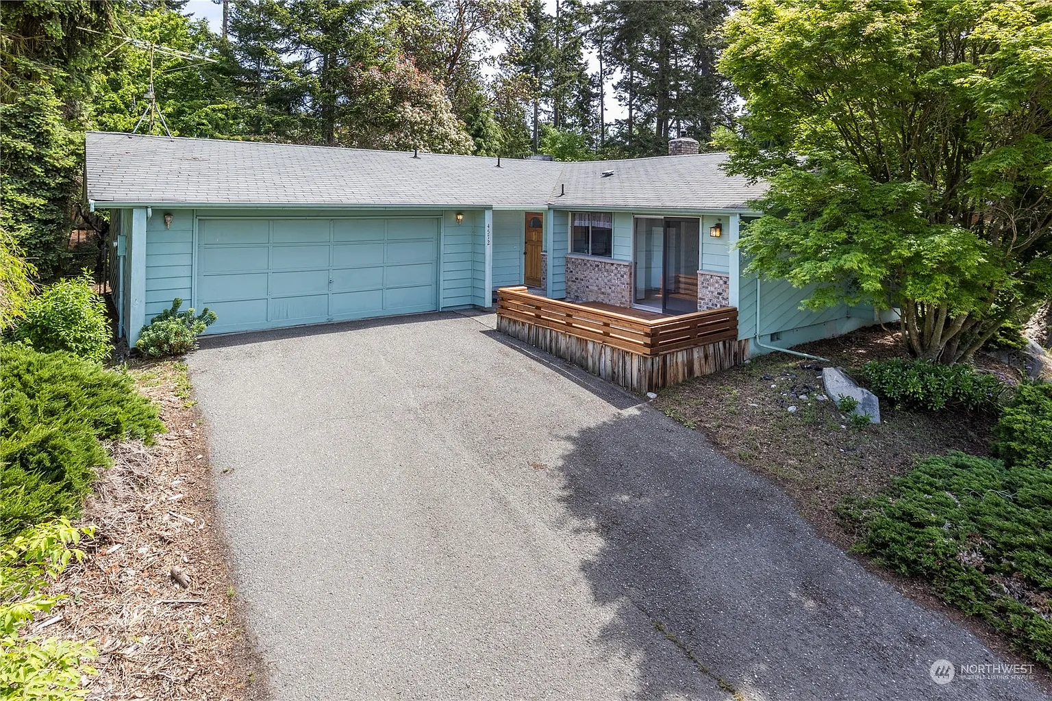 4572 Lopez Avenue photo 1