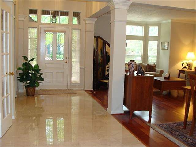 2nd image of 27 Rustic View Ct