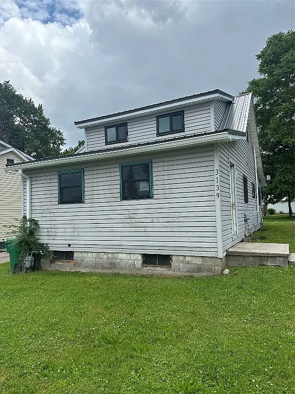 3139 Whitehouse Dr photo 1