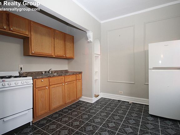 4th image of 3943 W Diversey Ave APT 319