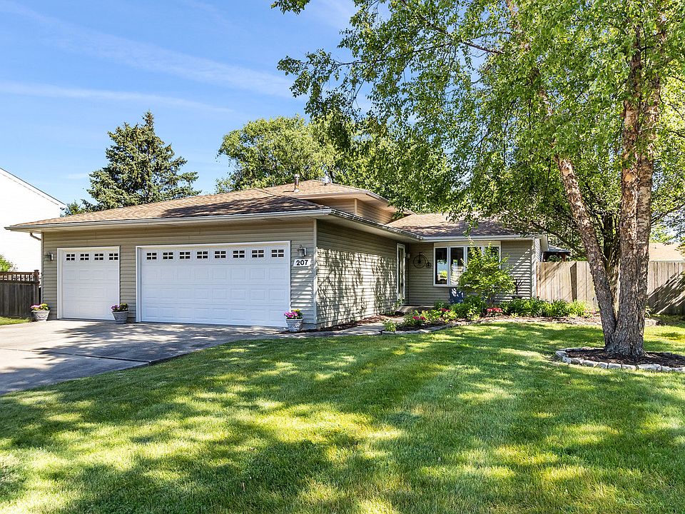 1st image of 207 Deerhaven Dr